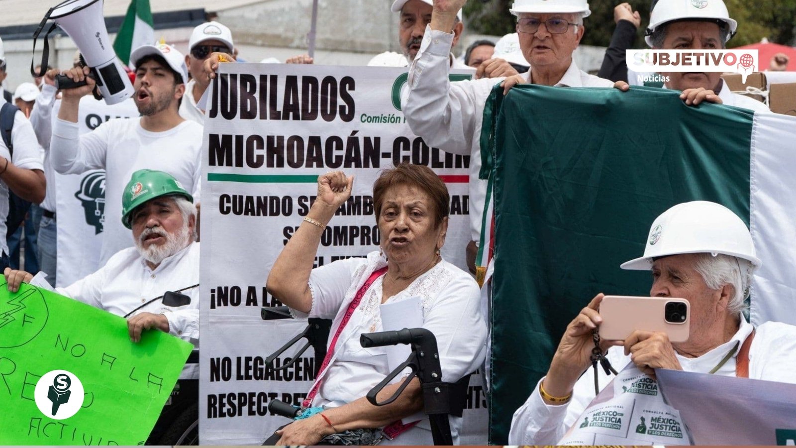 Jubilados protestan en Senado contra reforma a pensiones